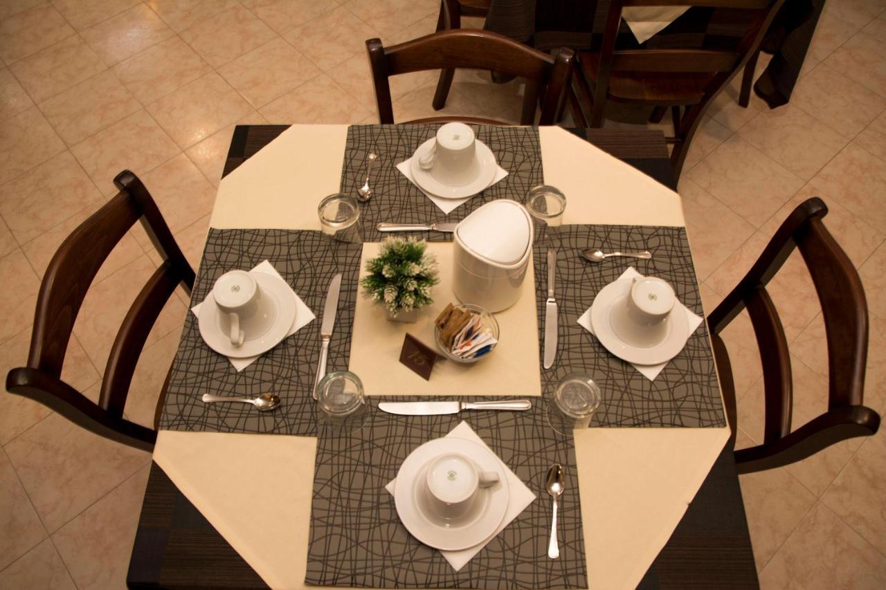 Hotel California Ariccia Exterior photo